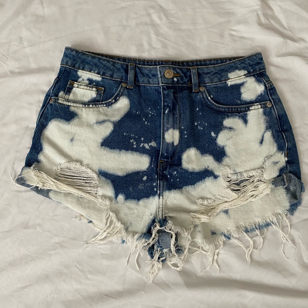 Bleached shorts